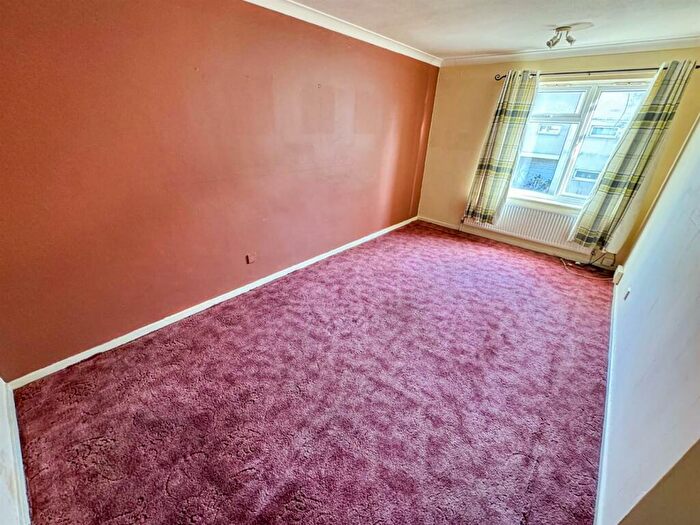 3 Bedroom Terraced House For Sale In Butterwick Walk, Corby, NN18