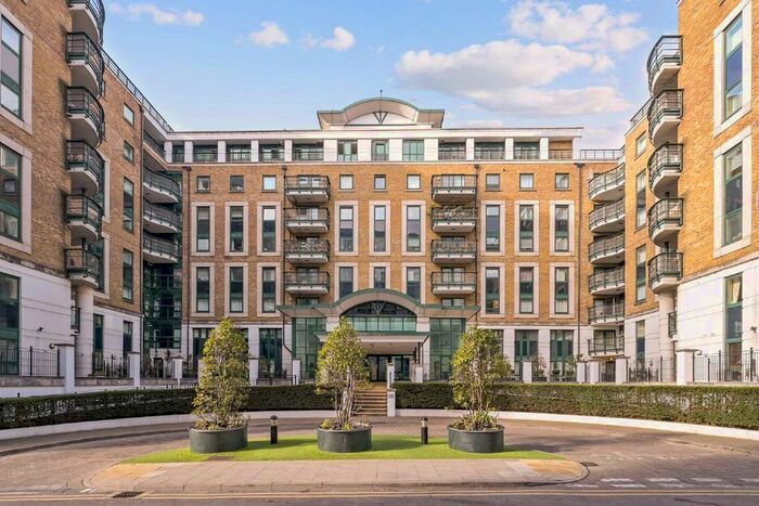 2 Bedroom Flat To Rent In Beckford Close, Warwick Road, London, W14