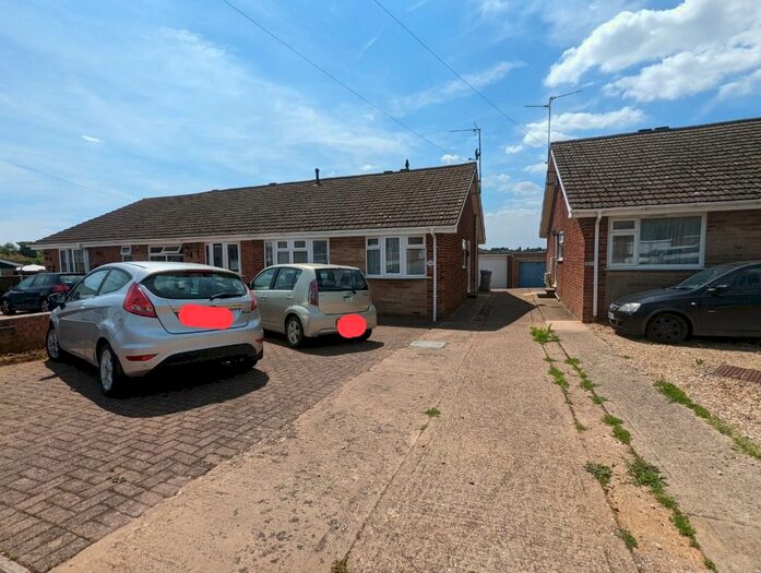 2 Bedroom Bungalow To Rent In Queensway, Burton Latimer, NN15