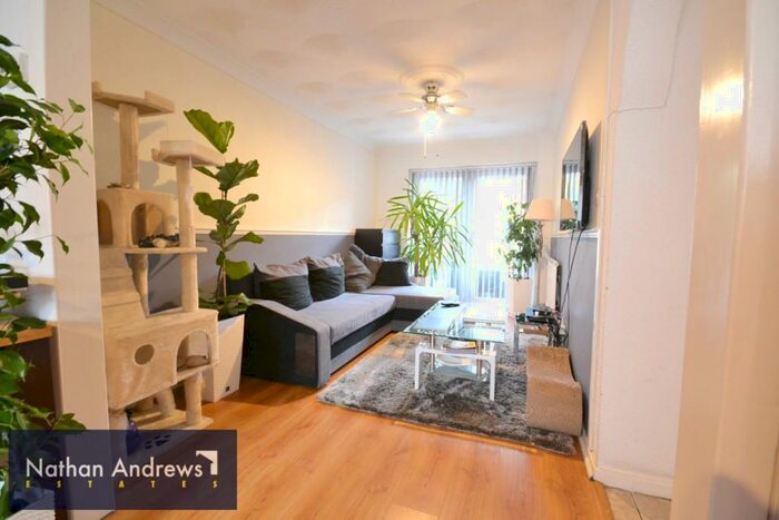 3 Bedroom End Of Terrace House To Rent In Gage Road, London, E16