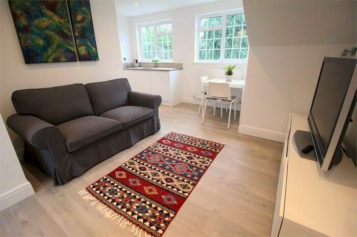 1 Bedroom Flat To Rent In Fairview Way, Edgware, HA8