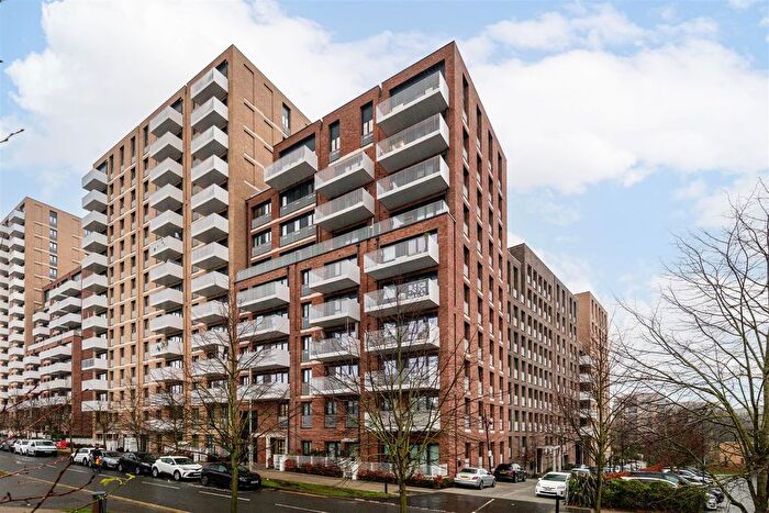 1 Bedroom Flat To Rent In Lakeside Drive, London, NW10