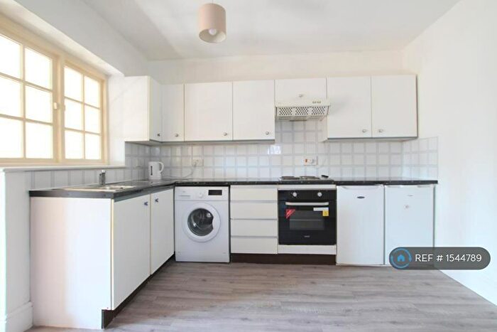 5 Bedroom Semi-Detached House To Rent In Kellaway Avenue, Bristol, BS6