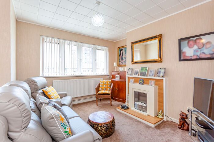 2 Bedroom Flat For Sale In Bazely Street, London, E14