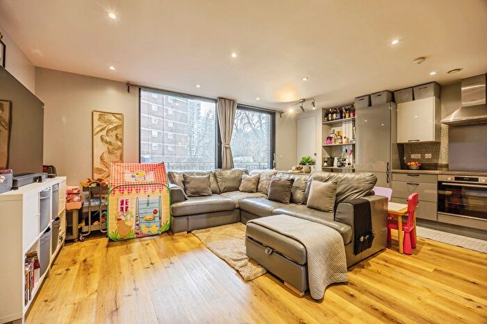 2 Bedroom Flat For Sale In The Waldrons, Croydon, Surrey, CR0