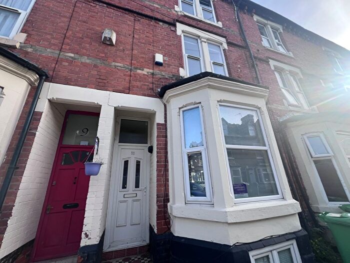 5 Bedroom Terraced House For Sale In Myrtle Avenue, Nottingham, NG7