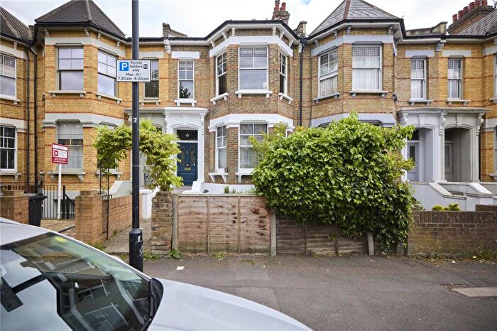 1 Bedroom Apartment For Sale In Mildenhall Road, London, E5