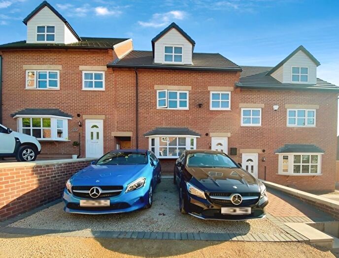 4 Bedroom Terraced House To Rent In Dakeyne Mews, NG3