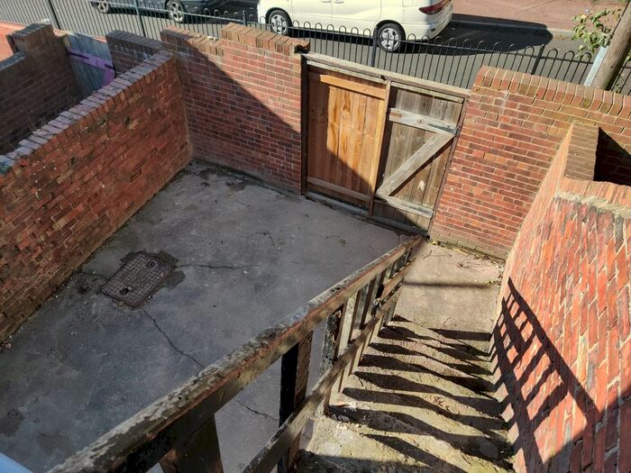 3 Bedroom Flat To Rent In Balfour Street, Gateshead, NE8