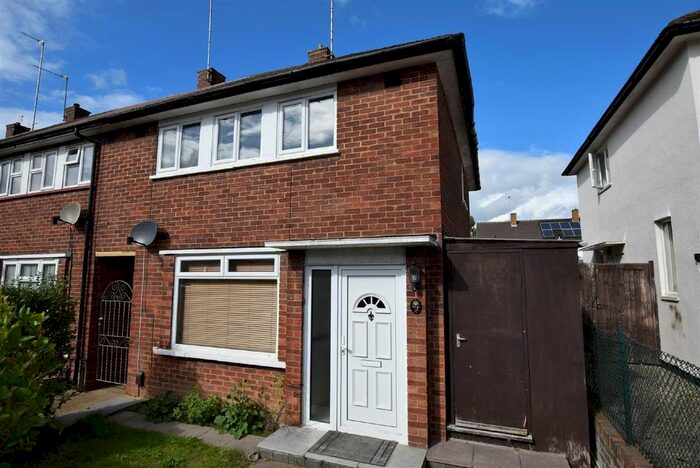 3 Bedroom Semi-Detached House To Rent In Allerton Road, Borehamwood, WD6