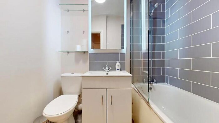 2 Bedroom Flat To Rent In Ifield Road, London, SW10