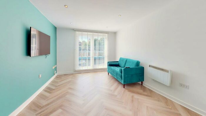 2 Bedroom Flat To Rent In St Ann's Place, Kirkstall Lane, LS5