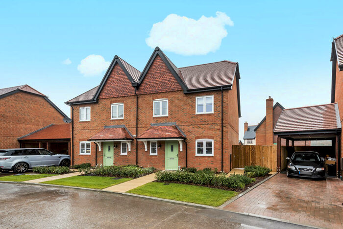 3 Bedroom Terraced House To Rent In Hazylwood, Wokingham, Berkshire, RG40