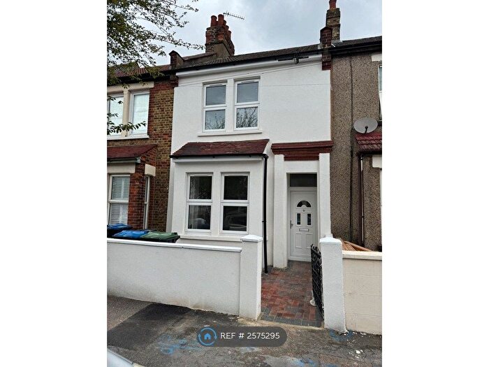 4 Bedroom Terraced House To Rent In Charnwood Road, London, SE25