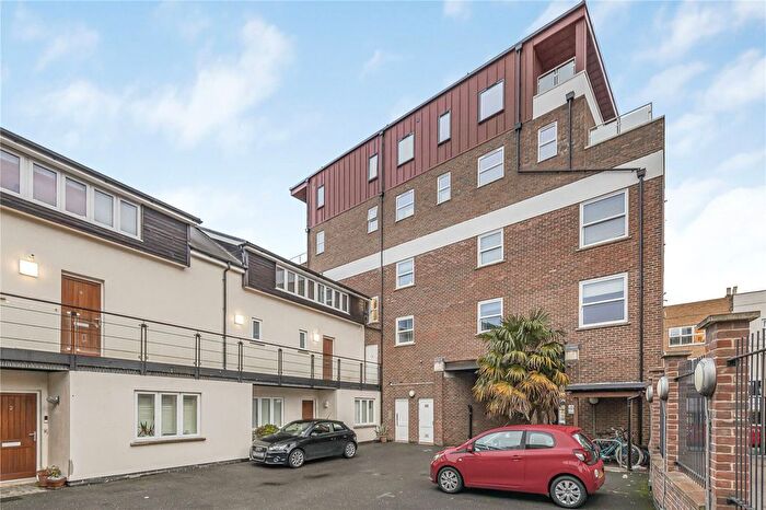 2 Bedroom Flat To Rent In Belmont Apartments, Tulse Hill, London, SW2