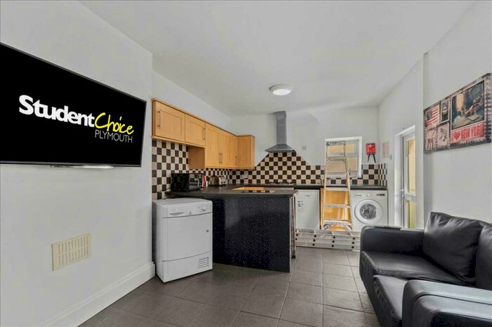 6 Bedroom Terraced House To Rent In Mildmay Street, Plymouth, PL4