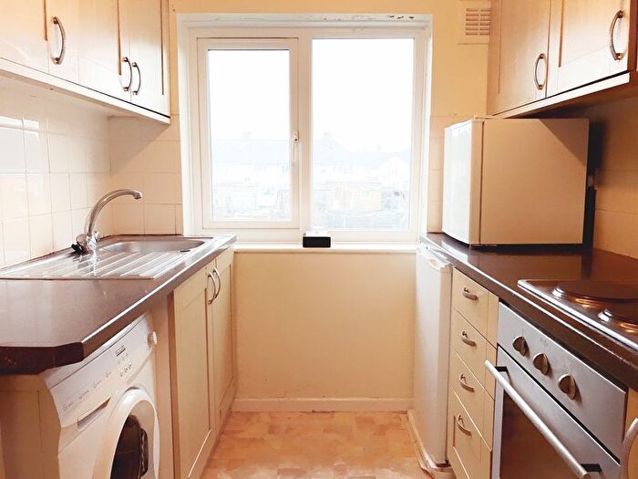 1 Bedroom Flat To Rent In Gough Road, Enfield, EN1