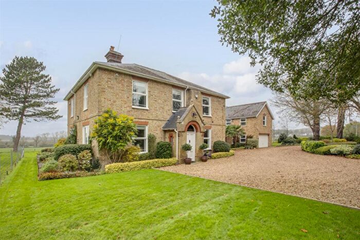 6 Bedroom Detached House For Sale In The Ride, Totternhoe, Bedfordshire, LU6