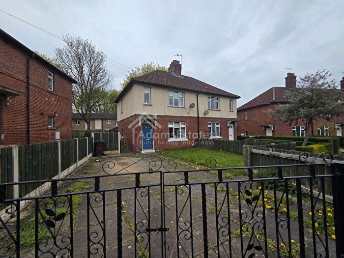 3 Bedroom Semi Detached House For Sale In Lees Holm, Dewsbury, WF12