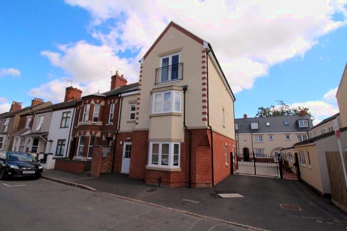 2 Bedroom Flat To Rent In Temple Street, Rugby, CV21