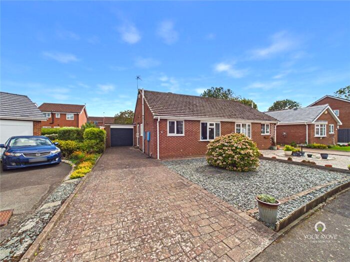 2 Bedroom Bungalow For Sale In Lambton Close, Ryton, Tyne And Wear, NE40