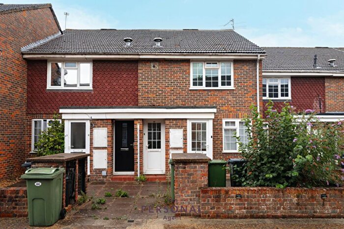 1 Bedroom Maisonette To Rent In Stevens Close, Epsom, KT17