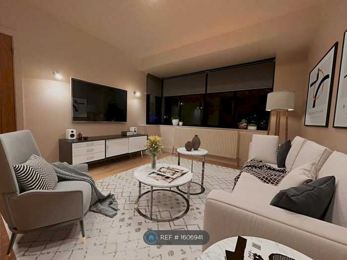 3 Bedroom Terraced House To Rent In York Road, London, E4