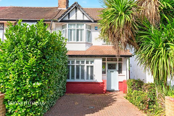 4 Bedroom Semi Detached House For Sale In Braemar Avenue, South Croydon, CR2