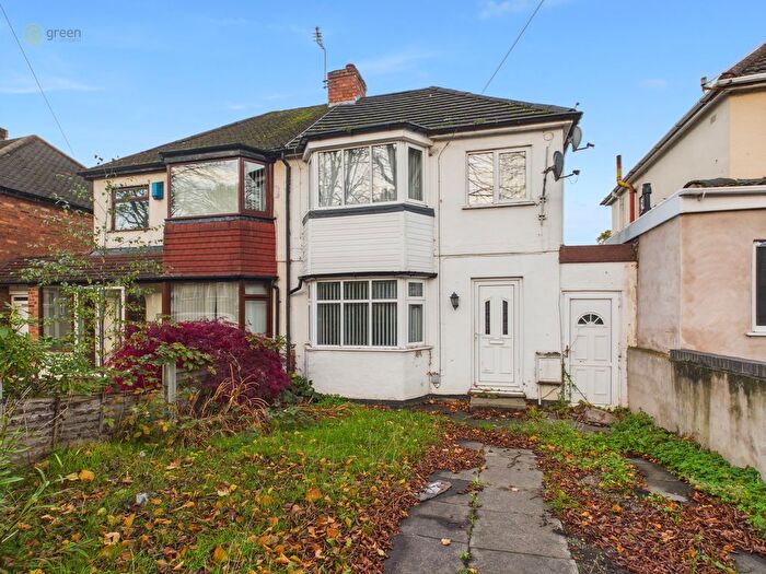 3 Bedroom Semi-Detached House For Sale In Fowlmere Road, Great Barr, Birmingham, B42