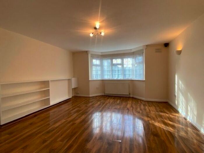 2 Bedroom Flat To Rent In Copley Road, Stanmore, Middlesex, HA7