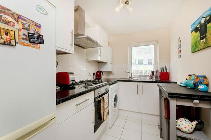 2 Bedroom Flat To Rent In The Broadway, Wimbledon, London, SW19