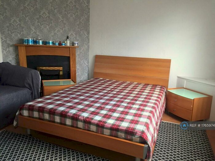 1 Bedroom Flat To Rent In Tansley Hill Avenue, Dudley, DY2