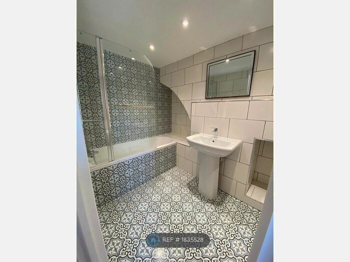 1 Bedroom Flat To Rent In Brookhill Road, London, SE18