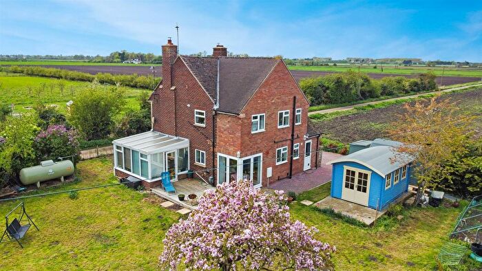 4 Bedroom Detached House For Sale In Long Drove, Waterbeach, Cambridge, CB25