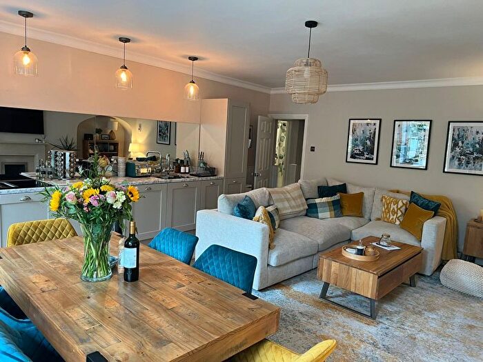 2 Bedroom Flat For Sale In The Cleevelands, Cheltenham, Gloucestershire, GL50