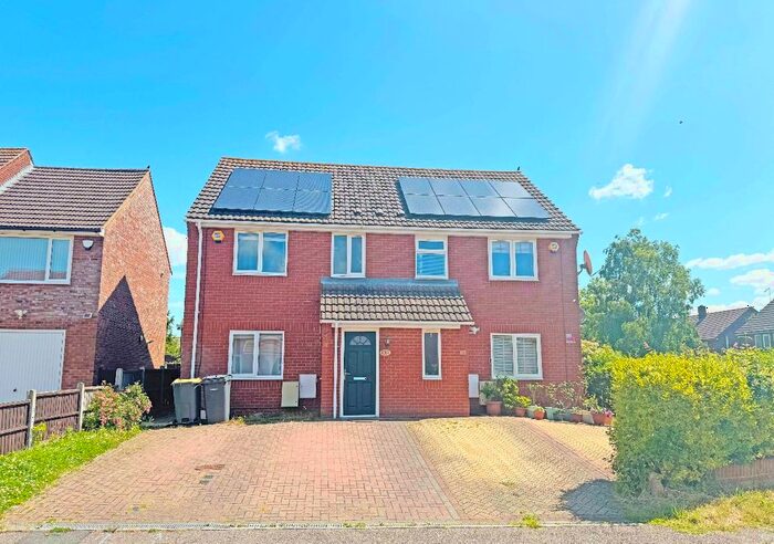 3 Bedroom Detached House To Rent In B Canberra Road, Shortstown, Bedford, MK42