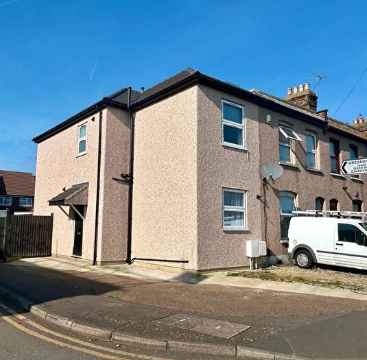 2 Bedroom Semi-Detached House To Rent In Padnall Road, Chadwell Heath, Romford, RM6