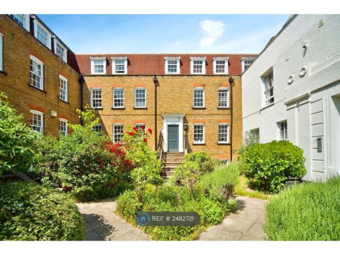 2 Bedroom Flat To Rent In Stapleton Hall Road, London, N4