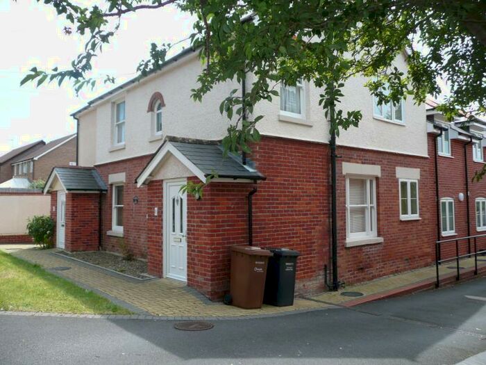 2 Bedroom Flat To Rent In Eastfield Road, Andover, Hampshire, SP10