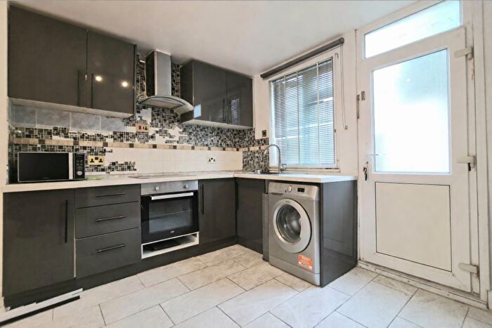 3 Bedroom Terraced House To Rent In Huntley Avenue, Northfleet, DA11