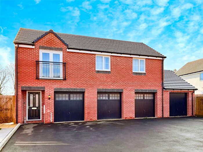 2 Bedroom Detached House For Sale In Amazon Way, Westbury, BA13
