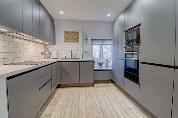 2 Bedroom Apartment For Sale In Wycombe Road, Prestwood, Great Missenden, HP16