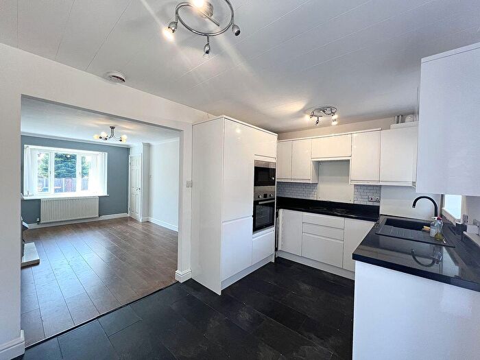3 Bedroom Semi Detached House To Rent In Tenbury Close, Salford, M6