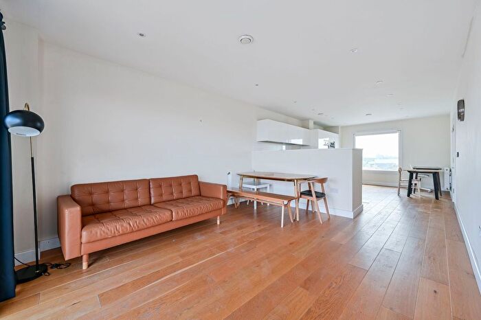 2 Bedroom Flat To Rent In Peartree Way, Greenwich Millennium Village, London, SE10