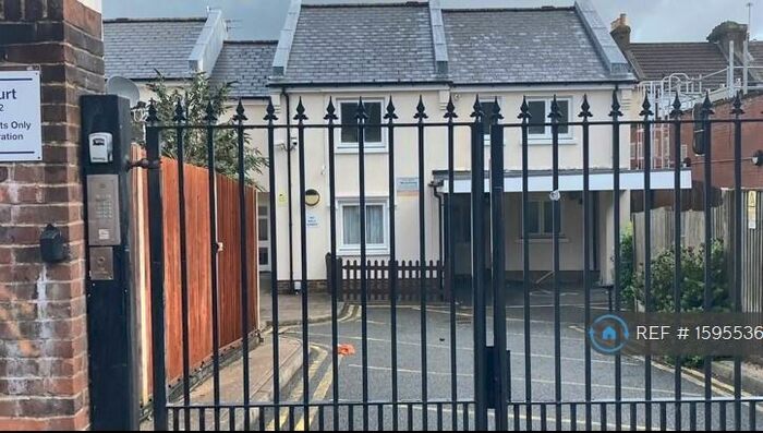 2 Bedroom Flat To Rent In Caledonian Court, Brighton, BN2