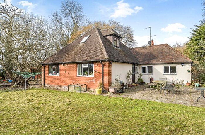 4 Bedroom Detached House For Sale In Potbridge, Odiham, Hook, Hampshire, RG29