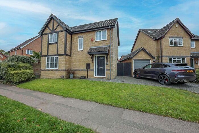 3 Bedroom Detached House For Sale In Hammonds Ridge, Burgess Hill, RH15