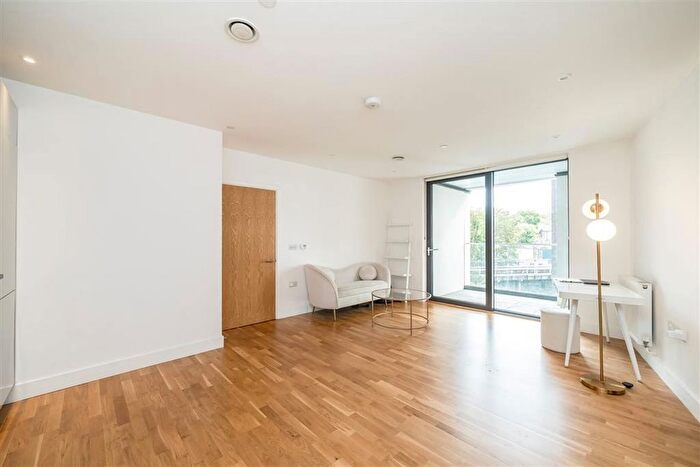 1 Bedroom Flat For Sale In Station Road, Lewisham, SE13