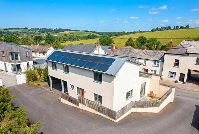 3 Bedroom Detached House To Rent In Bow, Crediton, EX17