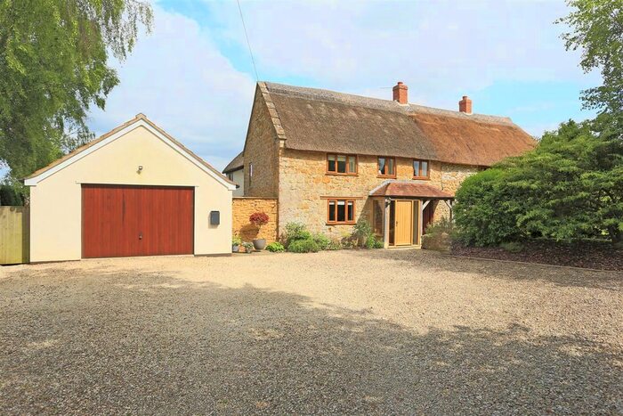 3 Bedroom Property For Sale In Lower Horton, Ilminster, TA19
